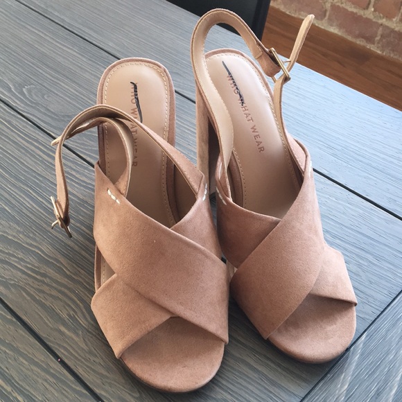 Who What Wear Shoes - ❤️3 for $25- 👡Beautiful tan heels